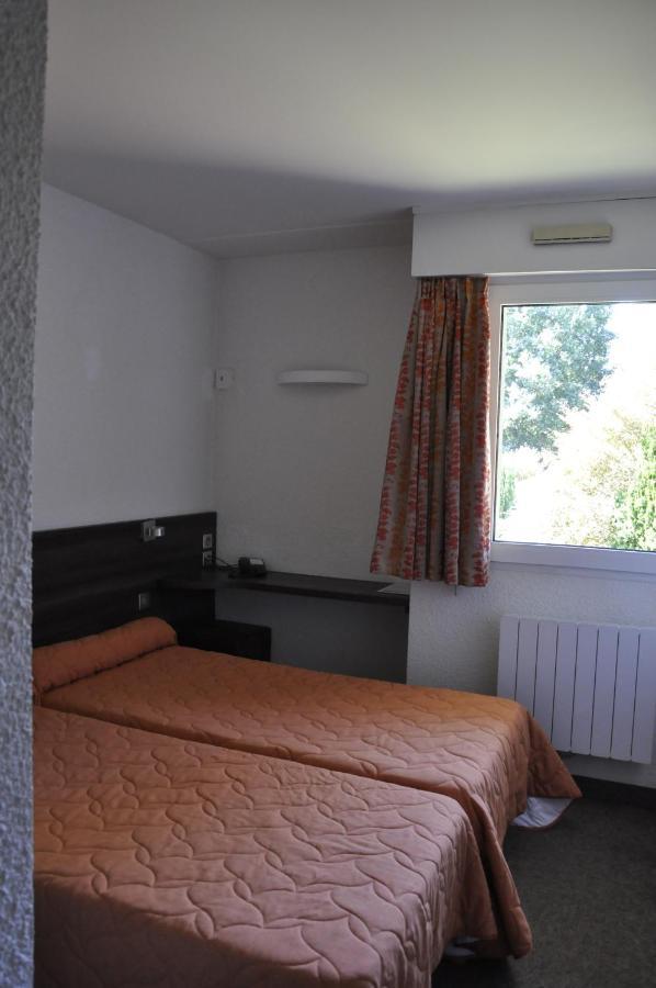 Hotel Henri 4 Rostrenen Esterno foto